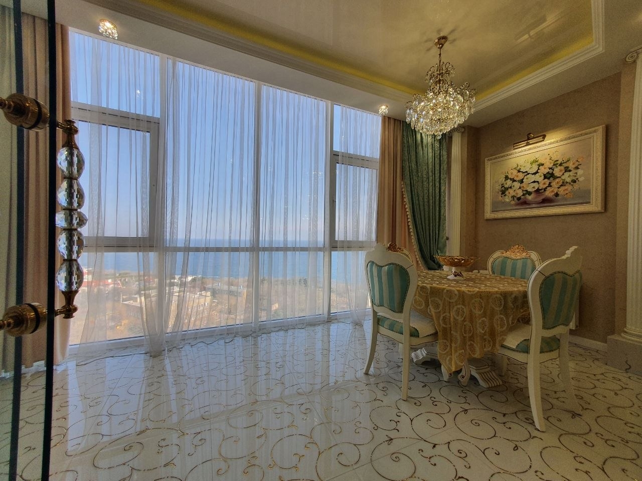 продажа трехкомнатной квартиры номер A-174801 в Приморском районе, фото номер 17